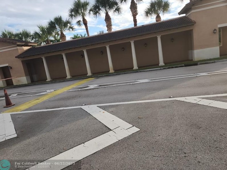 951 Sw 146th Ter, Hollywood, FL 33027