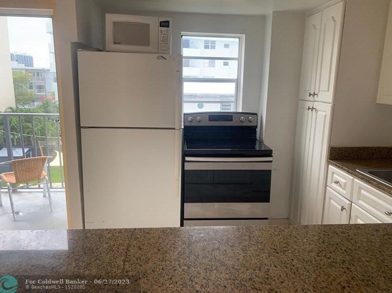 1960 Marseille Dr, Miami, FL 33141-3418