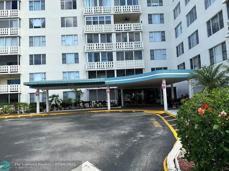 4330 Hillcrest Dr, Hollywood FL  33021-7933 exterior