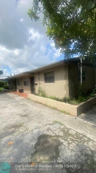 752 80th St, Miami, FL 33150-4613