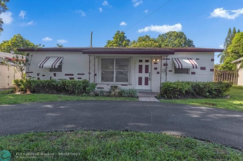 6720 Park St, Hollywood, FL 33024-3933