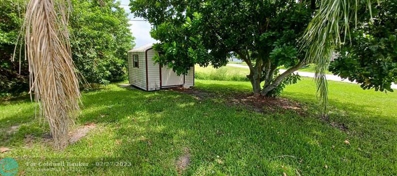 1611 Valencia Ave, Fort Pierce, FL 34946