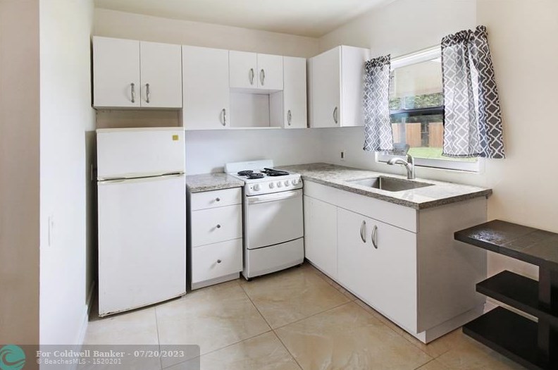 7251 Arthur St, Hollywood FL 33024-5418 exterior