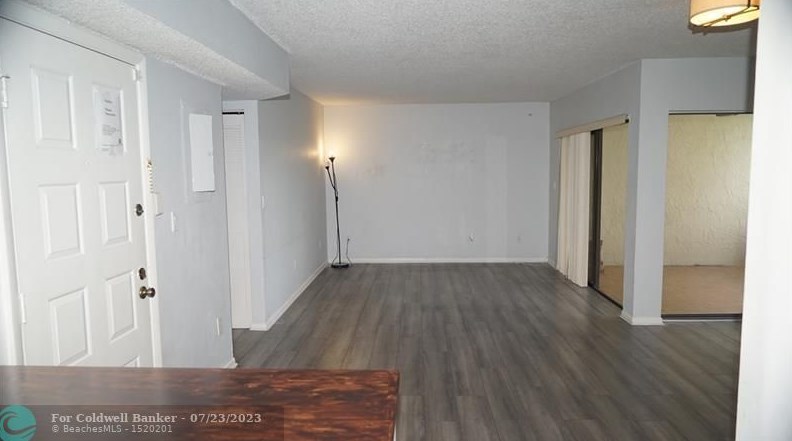 1164 N Hiatus Rd, Hollywood, FL 33026