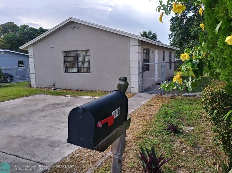 1340 W 35th St, West Palm Beach, FL 33404