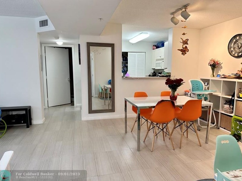 649 E Sheridan St #105, Dania Beach, FL 33004