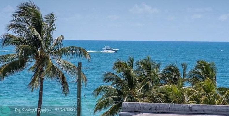 1501 Ocean Dr, Hollywood FL  33019-2331 exterior