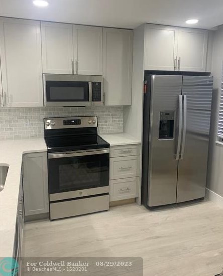 3635 Whitehall Dr #303, West Palm Beach, FL 33401