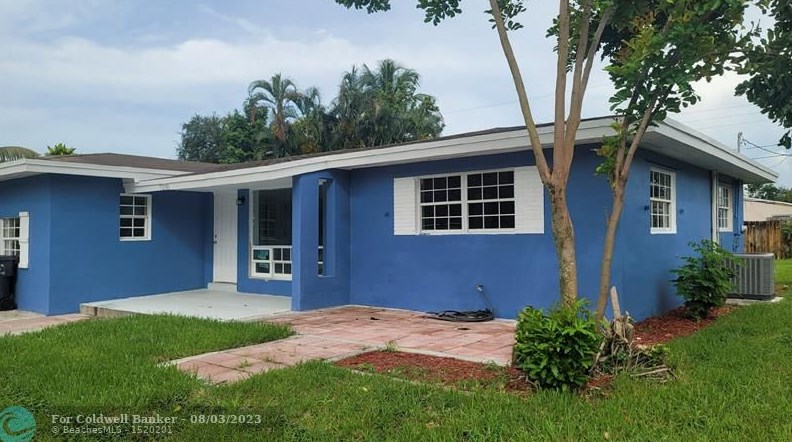 7290 Allen Dr, Hollywood, FL 33024-7150