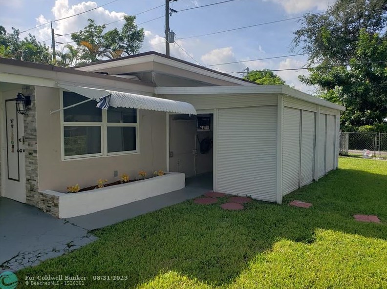 2228 Thomas St, Hollywood FL  33020-2037 exterior