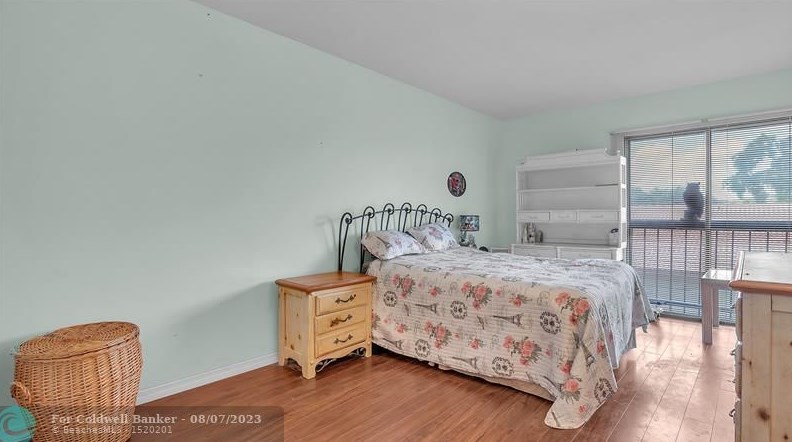 4944 Sheridan St, Hollywood FL 33026-1422 exterior