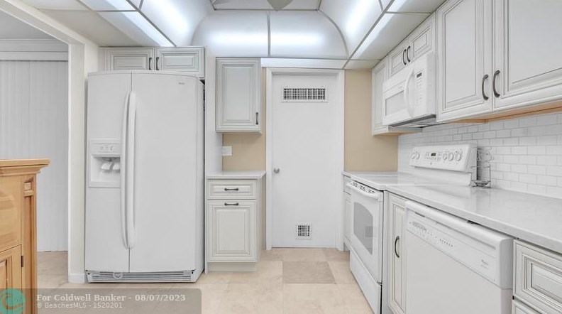 4944 Sheridan St, Hollywood FL 33026-1422 exterior