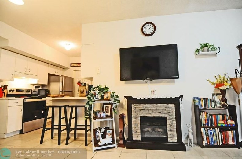 3221 Sabal Palm Mnr, Hollywood, FL 33024-2285