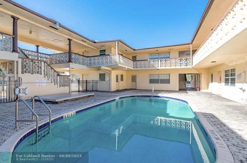 5141 Hollywood Blvd #202, Hollywood, FL 33021
