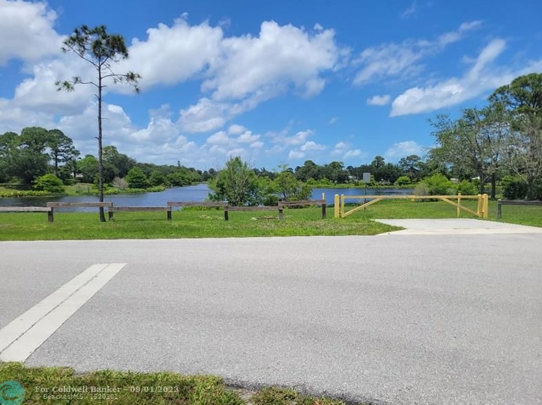 3970 Lee St, Stuart, FL 34997-3142