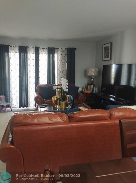 3396 Foxcroft Rd #204, Hollywood, FL 33025