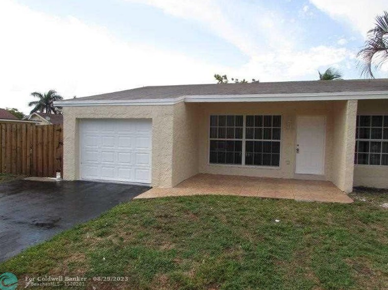 9881 Nw 4th St, Hollywood, FL 33024