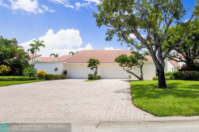 19510 Sawgrass Dr, Boca Raton, FL 33434-3395