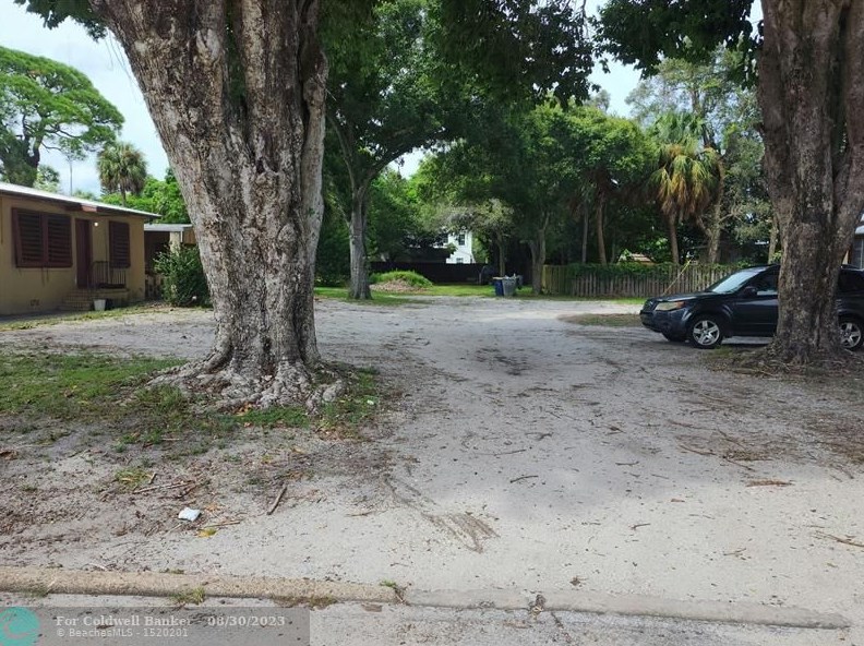 1208 Citrus Ave, Fort Pierce FL  34950-4068 exterior