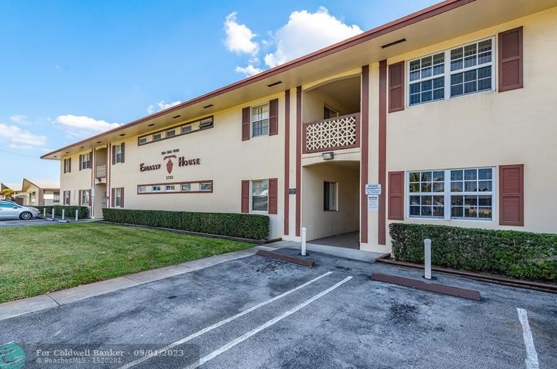 3700 Polk St #202, Hollywood, FL 33021