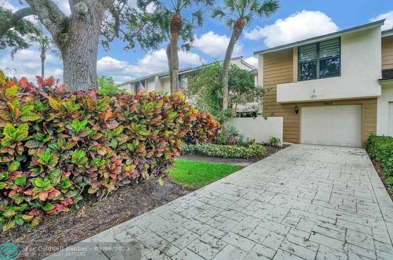 6012 Glendale Dr, Boca Raton, FL 33433