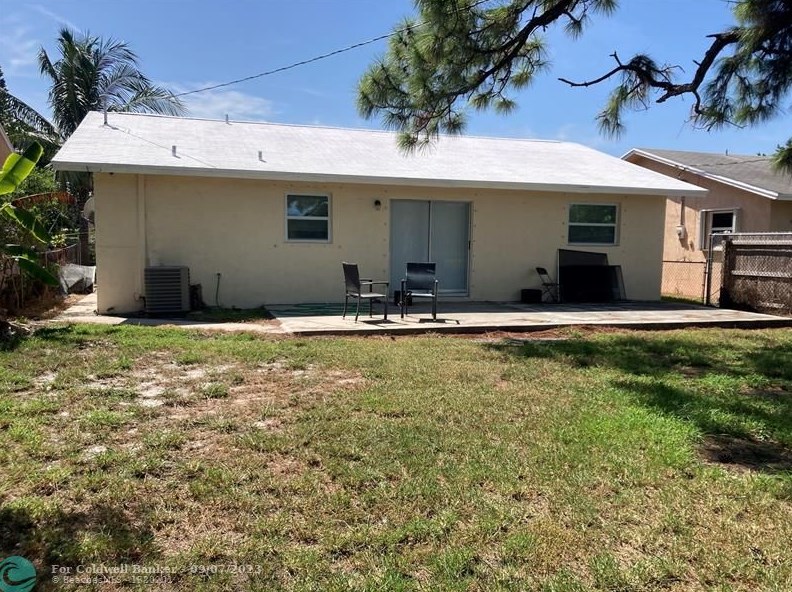 1222 N F St, Lake Worth, FL 33460