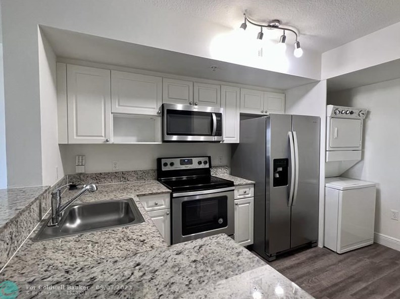 18335 Nw 68th Ave #700-105, Hialeah, FL 33015