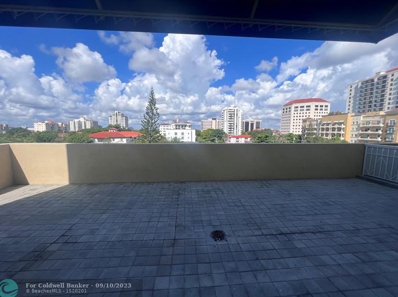 987 Sw 37th Ave #700, Miami, FL 33135