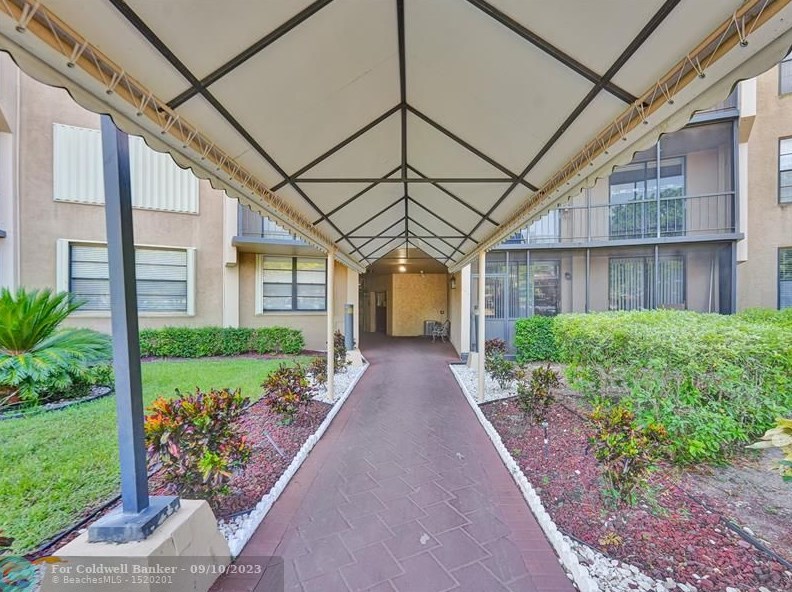 3900 N Hills Dr #404, Hollywood, FL 33021