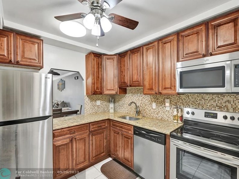 3261 Holiday Springs Blvd #101, Pompano Beach, FL 33063