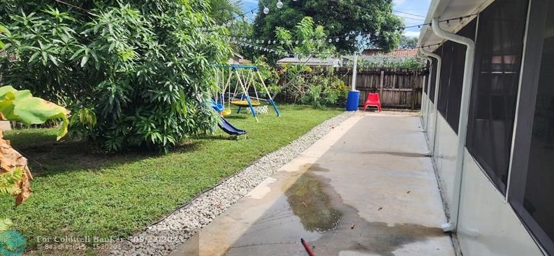 2421 Sabal Palm Dr, Hollywood, FL 33023-4559
