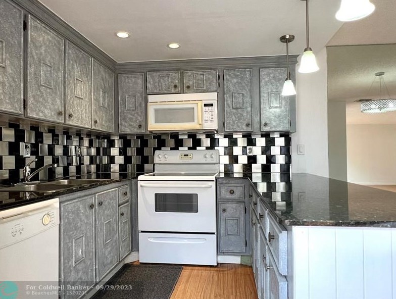 993 Springdale Cir, Lake Worth, FL