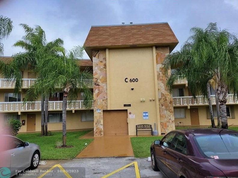 600 Village Green Ct #108, Lake Worth, FL 33461