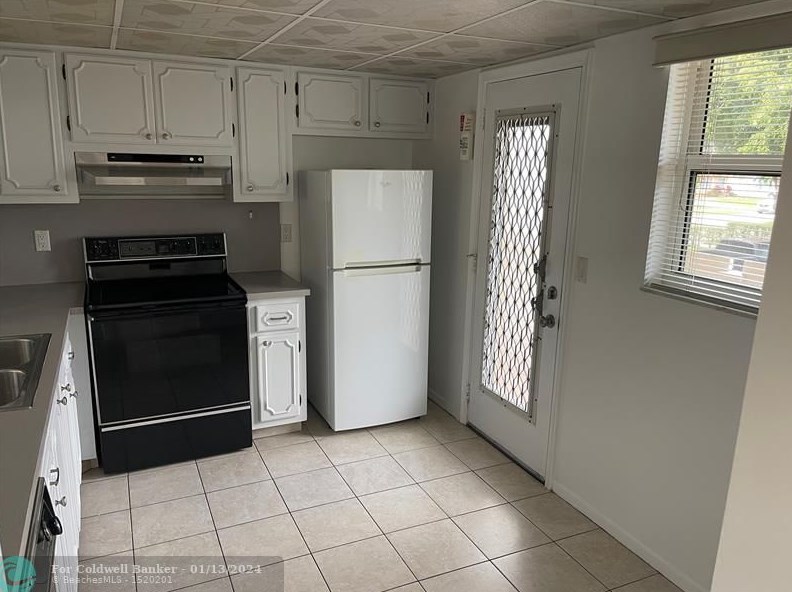 202 10th St, Dania Beach FL  33004-4413 exterior