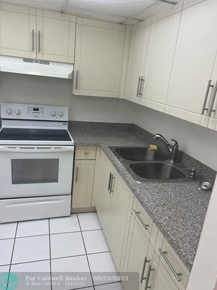 5625 W 20th Ave Unit #405, Hialeah, FL 33012