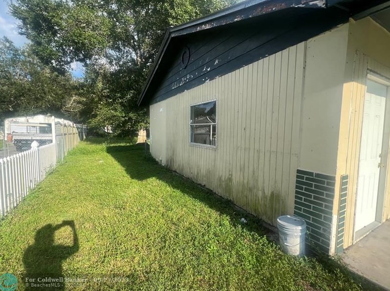 300 15th Ave, Okeechobee, FL 34972-3169