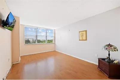 1400  Saint Charles Pl, Unit #615, Pembroke Pines, FL 33026 - Photo 14