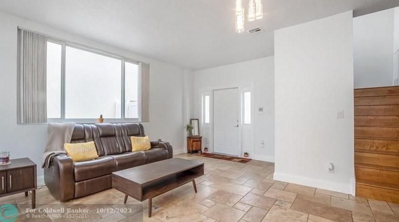 3625 Murano Dr, Hollywood, FL 33021