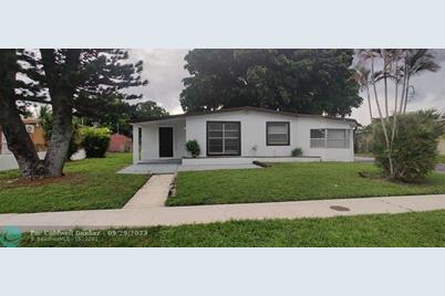 611 NW 33rd Ave - Photo 1