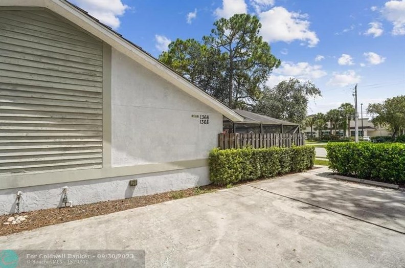 1368 Periwinkle Pl, West Palm Beach, FL 33414