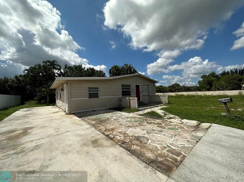 4616 Iris St, West Palm Beach, FL 33417
