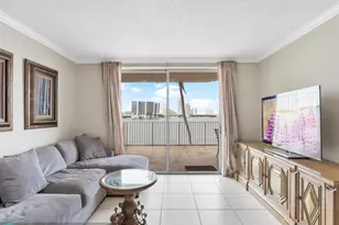 18260 N Bay Rd, Sunny Isles Beach, FL 33160 - Photo 4