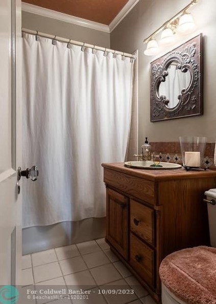 1120 Tyler St, Hollywood FL 33019-1306 exterior