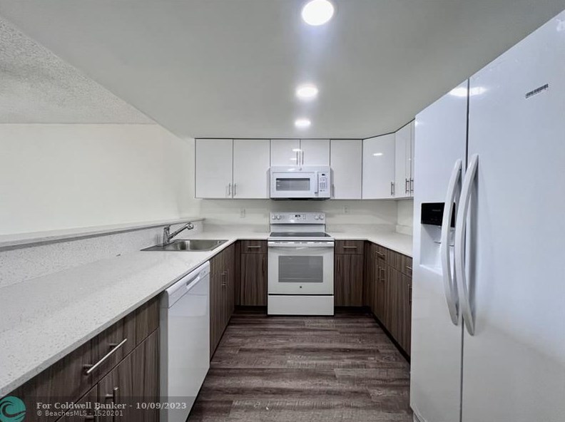 18335 Nw 68th Ave #790-420, Hialeah, FL 33015