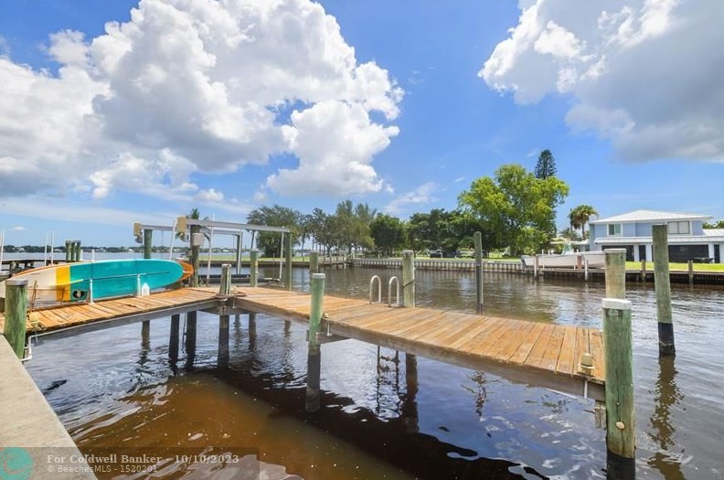 24 Riverway Blvd, Palm City FL  34990-4238 exterior