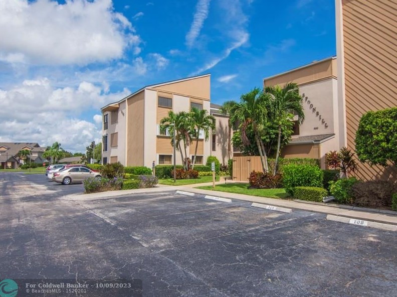 6165 S Mirror Lake Dr #205, Sebastian, FL 32958