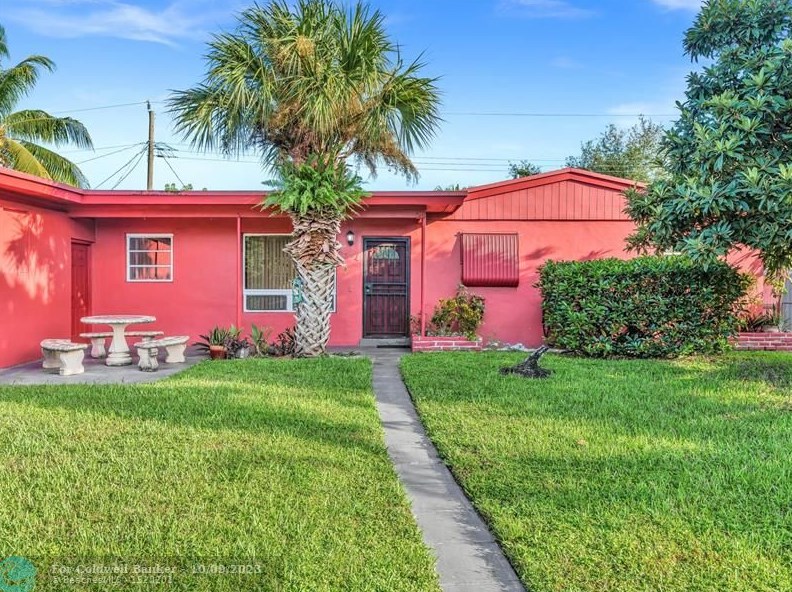 4841 175th Ter, Miami, FL 33055-3632