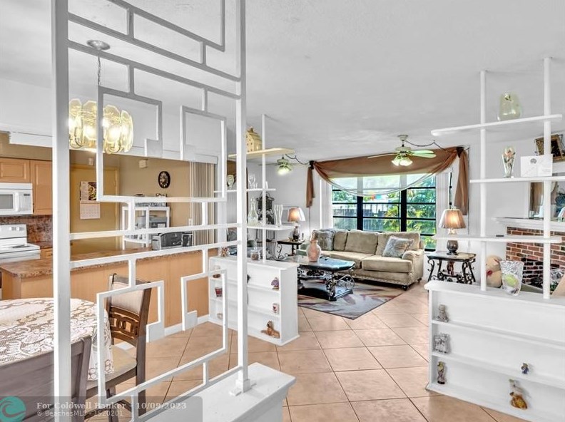 4841 175 Ter, Miami FL 33056-3612 exterior