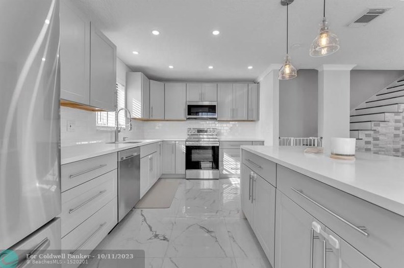 2734 Yale Ln, Boynton Beach, FL 33426-8054