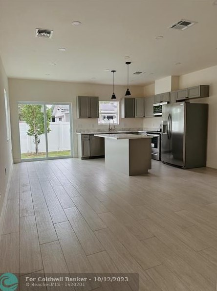 490 Nw 27th Ave, Deerfield Beach, FL 33069